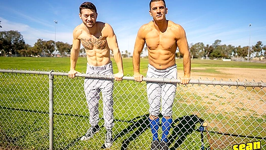 Sweat-Soaked Studs: Lanes Steamy Gym Session Leads to a Thirsty, Hungry Hookup – GayXXX