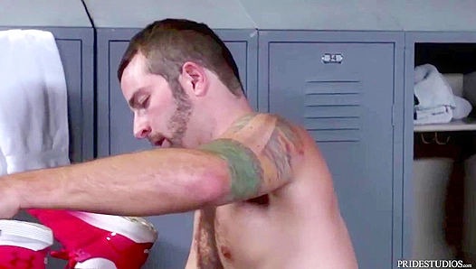 Jay Donahue Takes Full Ride: Jays Thick, Unprotected Cock Gagged By Lay Towers Hungry