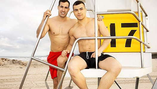 Sun-Kissed Bareback Beach Brawl: Randy Ayden Takes Sean Codys Raw Dickedness Under the