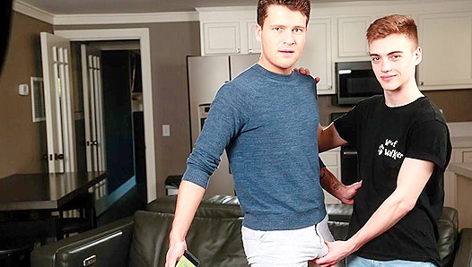 Neighborhood Hookup: Evan Devours Tannors Hung, Sweaty Meat in Raunchy Coupling –