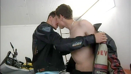 Steamy Skin-to-Skin: Nick Daniels and Jesse Shaw Engage in a Hungry, Unbridled Raw Fuck