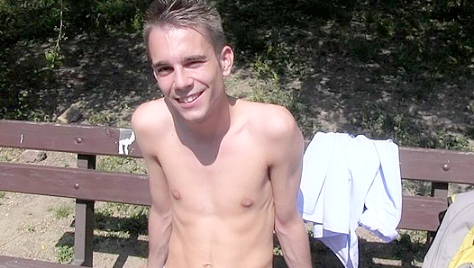 Rugged Stud Receives Thorough Outdoor Fisting Session - XXXGayXXX