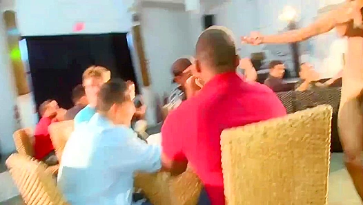 Thrilling Gangbang: Hung Top Swallows Every Load in Wild Cum-Swapping Frenzy – TinyGays