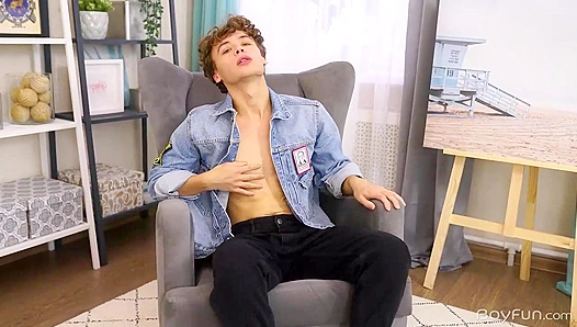 Leo Animo Takes Charge: Unbridled Youthful Desire Unleashed at His Audition – BoyFun 18+