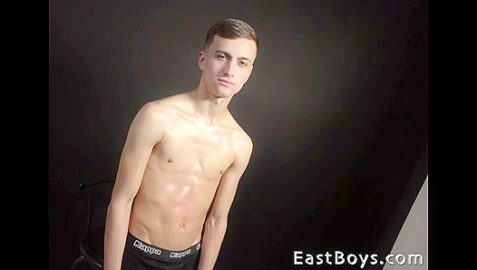 Craving Inferno Touch: This Masculine Hunk Thrives on Searing SM Delights – EastBoys 18+