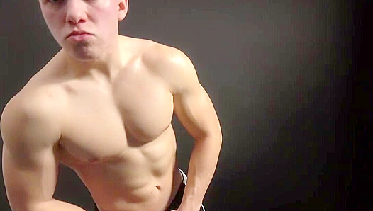 Ripped Hunk Struts His Stuff, Bares Chiseled Abs Exclusively for You on EastBoys