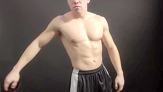 Ripped Hunk Struts His Stuff, Bares Chiseled Abs Exclusively for You on EastBoys