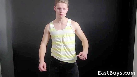 Beefy Harvard Jock Unloads Post-Workout - EastBoys 18+