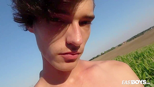Johnny Walsh Bares All: Ripped Physique On Full Display Outdoors – EastBoys 18+