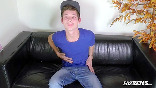 Carlos Flores Unleashes His Raw Passion: A Must-See Performer Emerges – EastBoys 18+