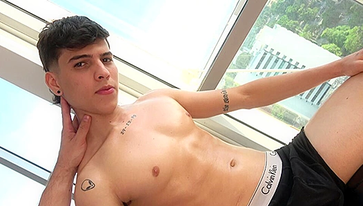 Chris Woodcocks Big cumshot Just for You – EastBoys Seduction Scene