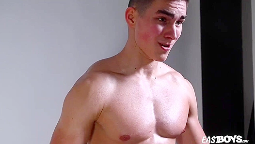 Ripped Muscle Hunk Emilion Shows Off His Powerful Physique – EastBoys
