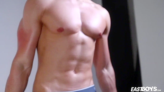 Ripped Muscle Hunk Emilion Shows Off His Powerful Physique – EastBoys