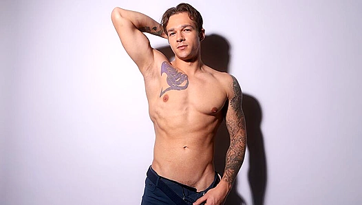 Jaydens Sultry Showdown: Steamy Solo Orgasms Revealed – GayGuide 18+