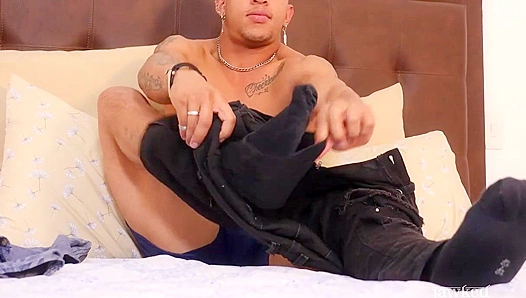 Demonic Urges Unleashed: Deymon Castillos Blazing Solo – 18+