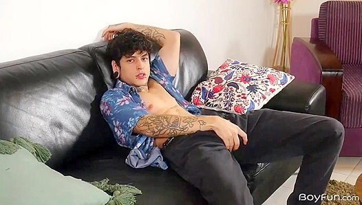Ethans Hairy Thighs Frame His Thick, Veiny Cock as it Pulsates with Need – Steamy Gay