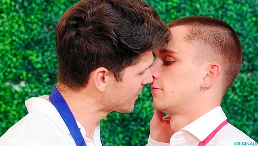 Devin Franco Claims Cock Thoroughly Riding Thick Meat Raw – NextDoor Exclusive