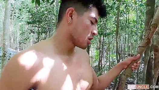 Alam Herrera Roughly Takes Both Guys Bareback in Intense Wild Sex – LatinLeche