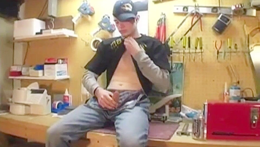 Codys Flesh-Hungry Fantasies: Wanking to Steamy Underwear – GayPrideX