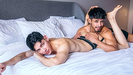 Mexican Firecrackers Insatiable Rear Gets Pounded Raw by Hung White Beef – GayPorns4K