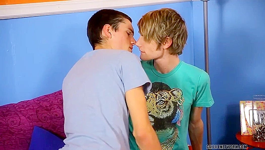 Prestons Wild Ride: Sizzling Blowjobs Lead to Hung, Tight Ass Frenzy – Lollipop Twinks