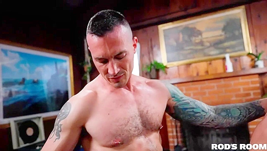 Derek Kage Claims Devin Francos Body in Passionate Steamy Sodomization – Rods Room