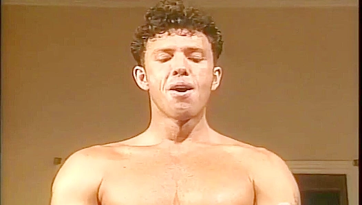 Beefcake Power Play: Jake Tanners Sweaty Thighs Wrap Around Falcon Dick