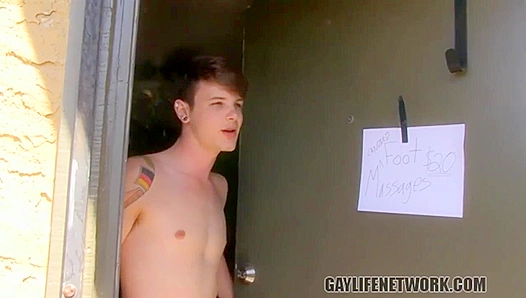 Timo Garrett Gets Pounded by Kyler Moss in Scorching Steamy Anal Thrill – LollipopTwinks