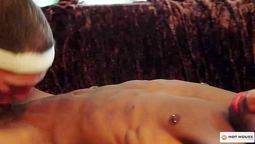 Ethan Sinns Isaiah Taye Ignite a Scorching Sexual Rumble – TinyGays 18+