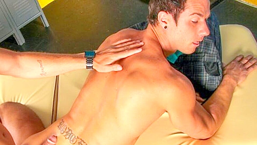 Ripped Hunks Rod Daily and Jay Cloud Ignite Steamy Massage Session – GayPornDaily