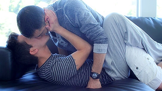 Luke Devins Steamy Threesome Amid Breathtaking City Views – XXXGay