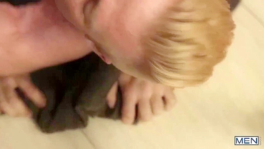Steamy Hallway Sizzle: Daniels Folands Raw, Unbridled Lust – GaySexTitans