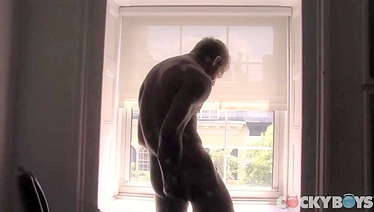 Chris Martin Impersonators Steamy Solo Session – 18+