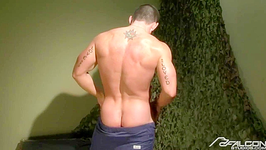 Cavins Live Show: Wild Cam Jerk for a Hungry Audience – Falcon 18+