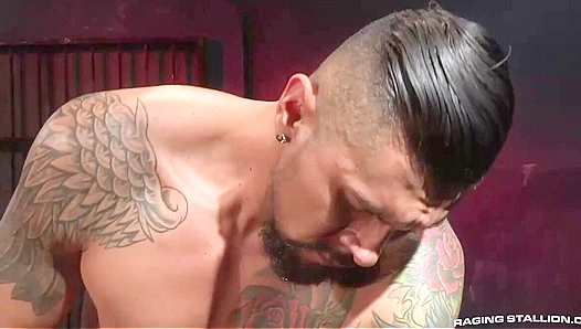 Steamy Gay Rendezvous: Chiseled Nick Cross Meets Powerful Boomer Banks for a Wild Workout