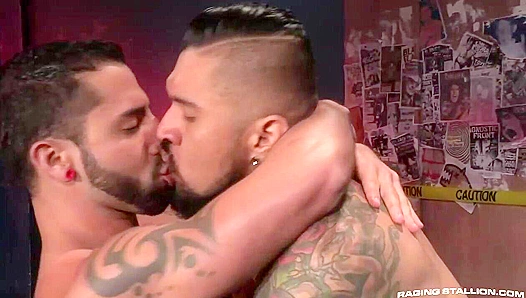 Steamy Gay Rendezvous: Chiseled Nick Cross Meets Powerful Boomer Banks for a Wild Workout