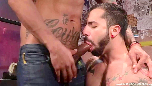 Steamy Gay Rendezvous: Chiseled Nick Cross Meets Powerful Boomer Banks for a Wild Workout