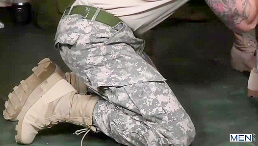 Sergeants Secret Affair: Aspen Gets Stretched by Damien Tanners Military Meat in
