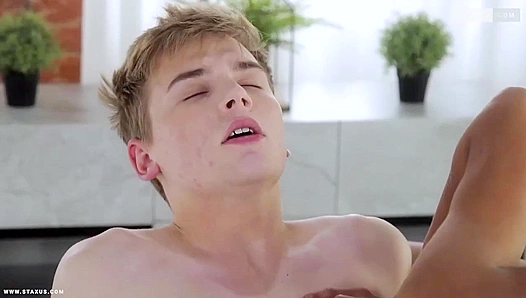 Steamy Threesome Thrills: Gabriel Jakob Jakob Sky Submit to Dominant Daniel Karringtons