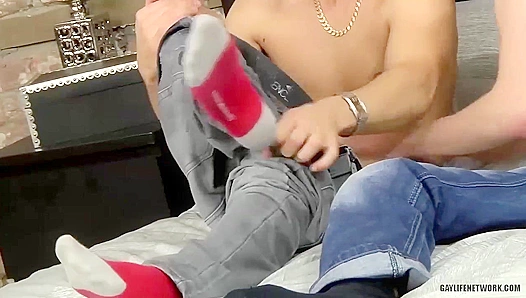Jeremy Chris Swallowed by Luke Desmonds Giant cumshot in Gay Size Queen Thrill -