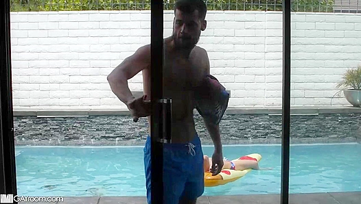 Luke Kennedy Mars Goes Wild Under the Sun - A Sizzling Outdoor Hookup on ManRoyale