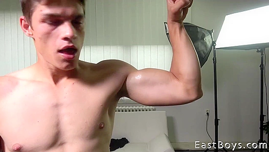 Oiled Muscle Flesh Aroused by Own Touch: Moaning Daniel Donovans Self-Sucking Temptation