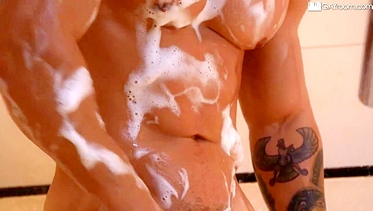Steamy Showers Ignite Passion: Arad, Luke Winwin Go Wild for Raw, Uninhibited Thrills –