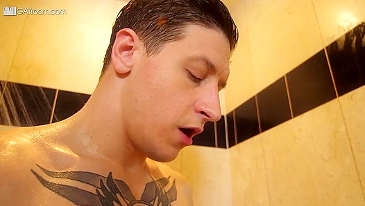 Steamy Showdown: Brad Ravishes Dalton Under the Sizzling Shower Spray – GayPornHub