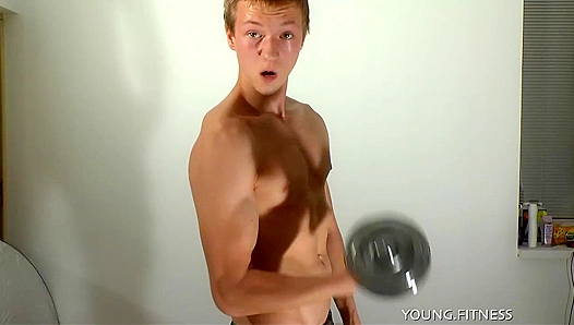 Ripped Twinks Buff Body Exposed: Sizzling Solo Strip for EastBoys