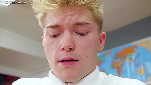 Zacks Hung Throat Fucks: Jeremiah Dominates with Tight Hole on Daddys Fat Dick –