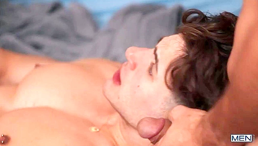 Ashton Summers Overwhelmed by Hung Studs Double Dicking in Raunchy Threesome - 18+