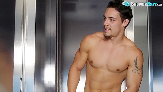 Sultry Shower Session: Ollie Vadims Sizzles in Steamy Wet Play with Hung Black Stud –