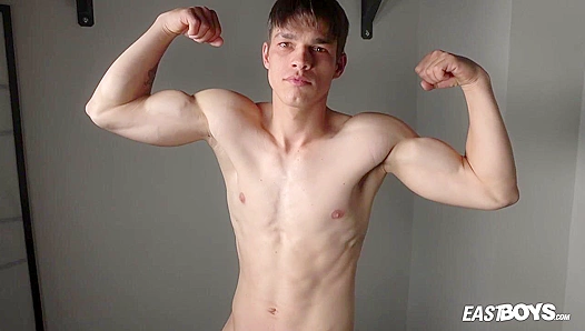 Muscular Showdown: Daniel Donovan Unleashes Raw Power – EastBoys 18+