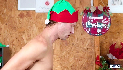 Daddys Steamy Holiday Rampage: Cake Devours Elf Boy Benjamin in Naughty Christmas